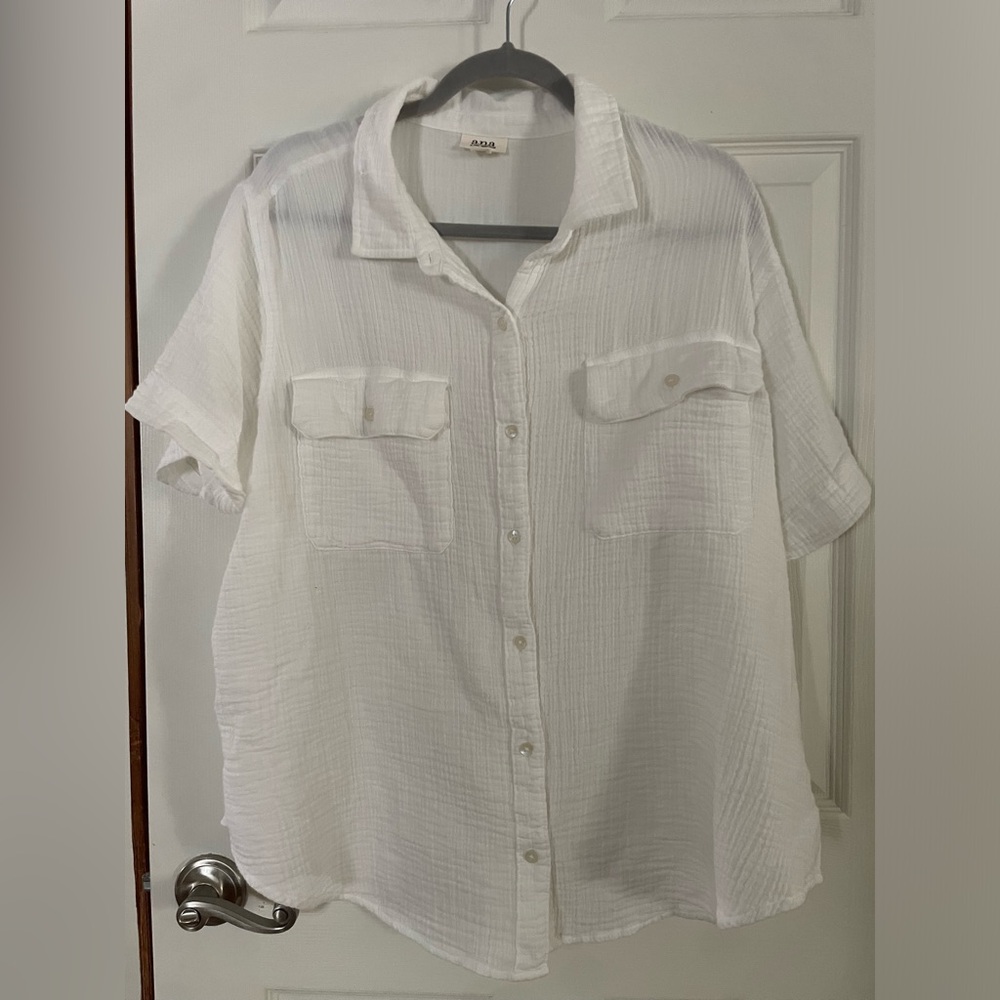 a.n.a White Short-Sleeve Button-Down Shirt